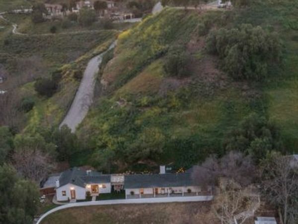 10327 Wheatland Avenue, Shadow Hills, CA 91040