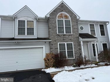 140 THOMAS DRIVE, YORK, PA 17404