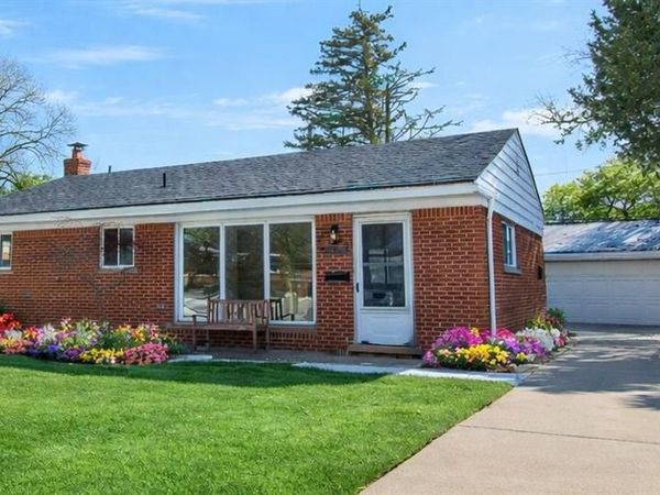 26923 Constance Avenue, Dearborn Heights, MI 48127