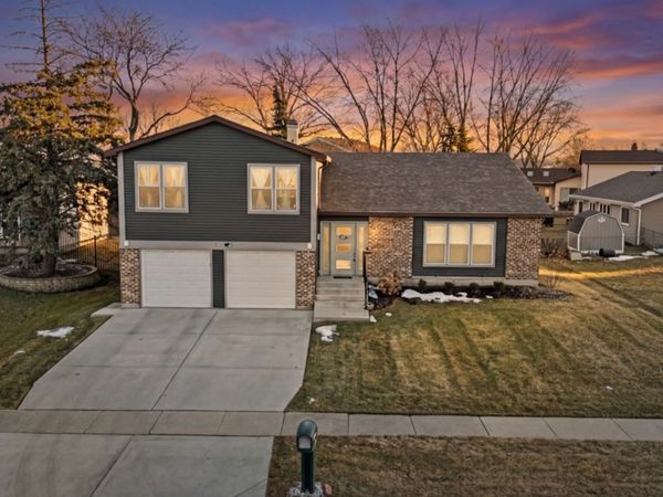 51 W Stevenson Drive, Glendale Heights, IL 60139