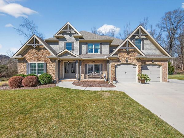 6464 Deep Canyon Road, Hixson, TN 37343