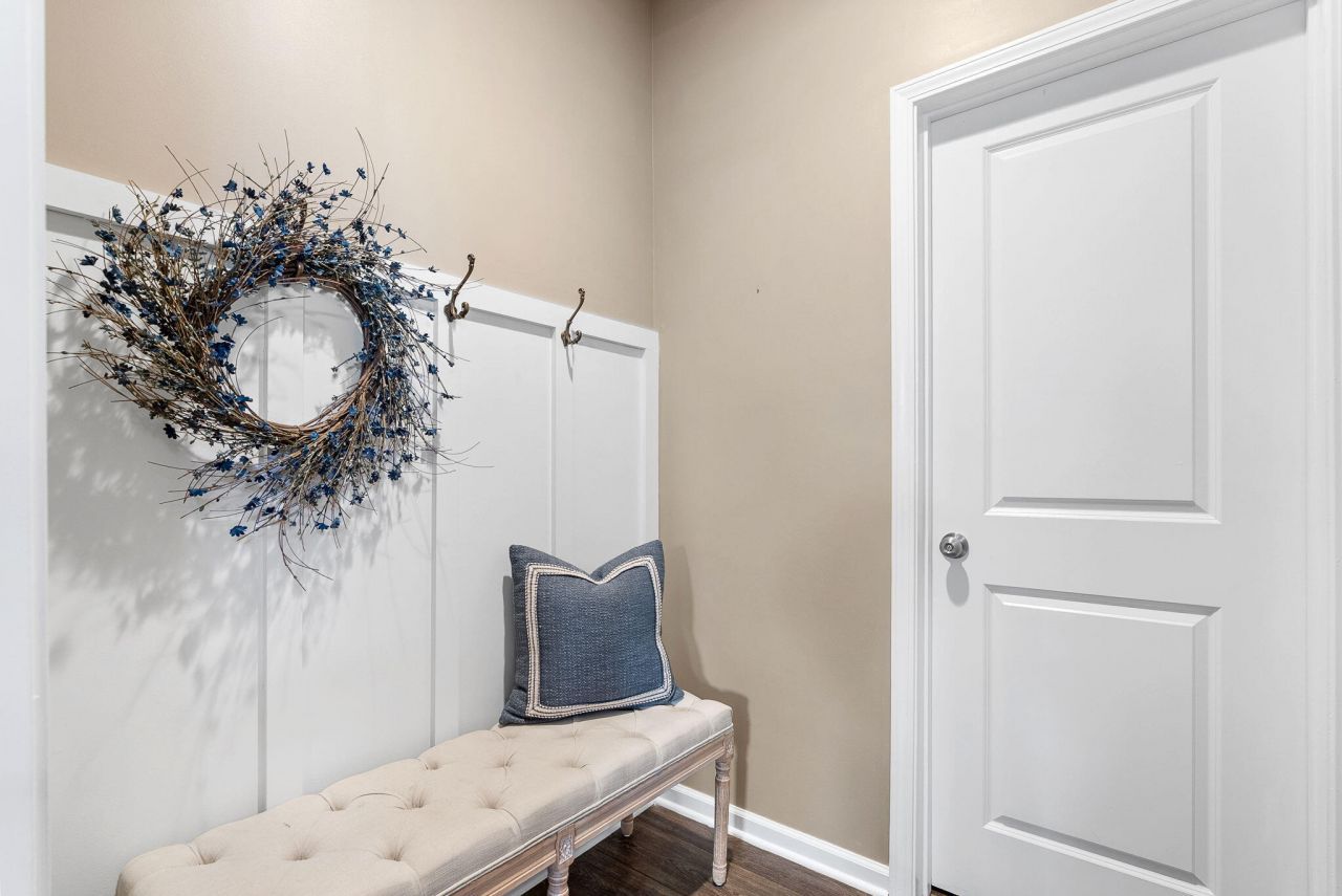 1818 Grovehurst Drive Photo 16