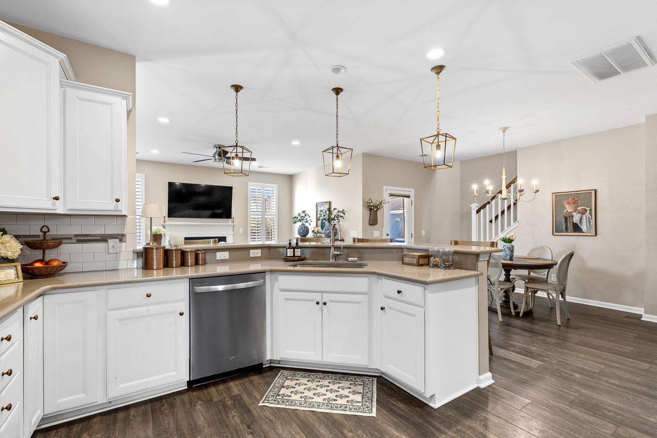 1818 Grovehurst Drive Photo 21