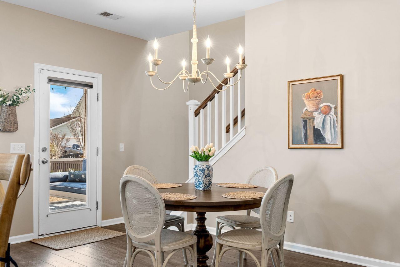 1818 Grovehurst Drive Photo 28