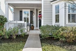 1818 Grovehurst Drive photo 4