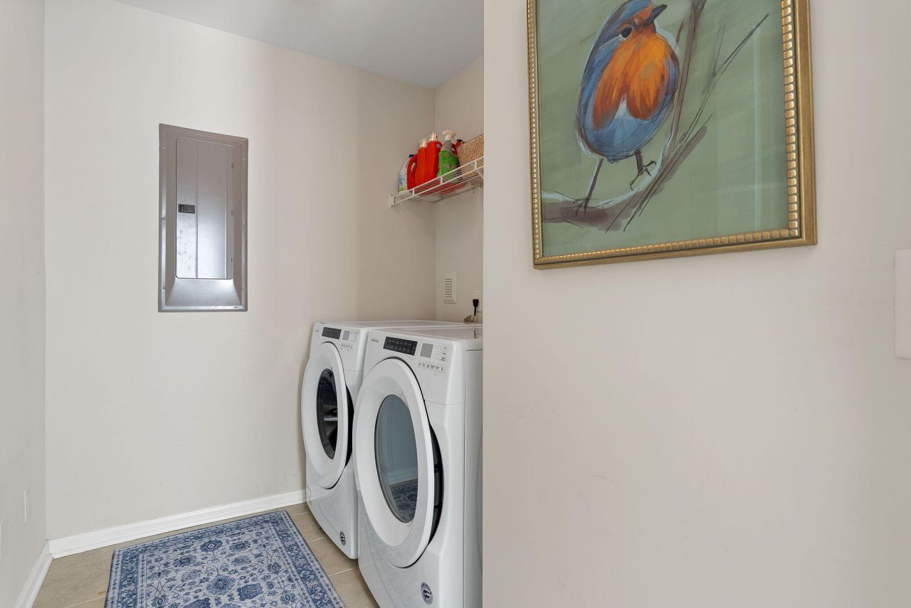 1818 Grovehurst Drive Photo 45