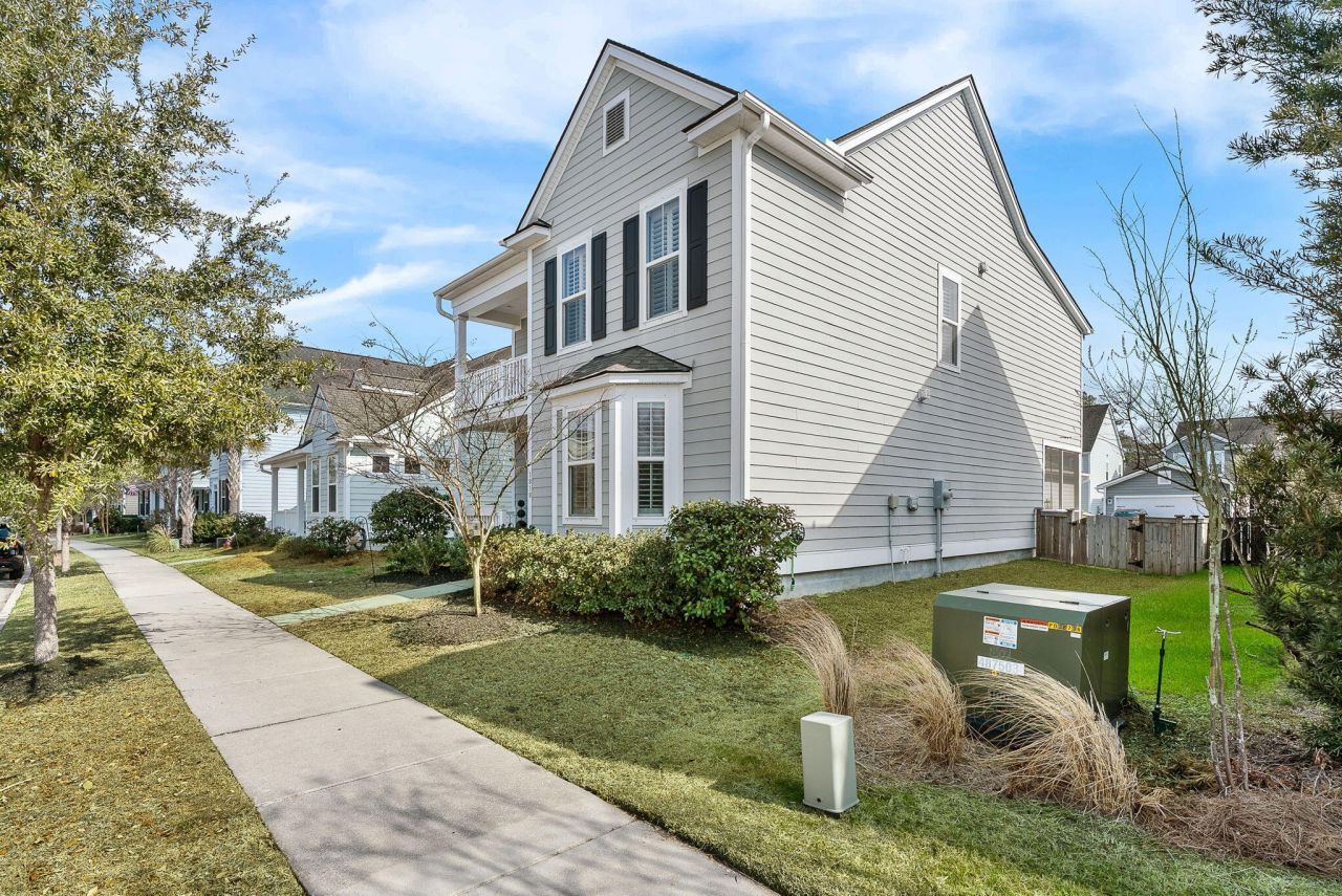 1818 Grovehurst Drive Photo 5