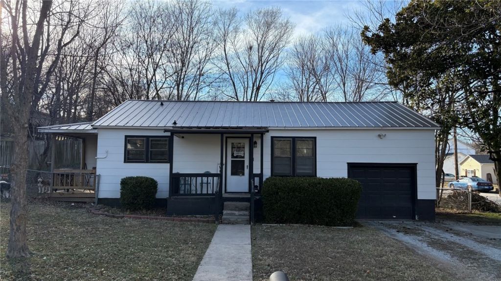 224 N Allen Street, Harrison, AR 72601 Main Photo