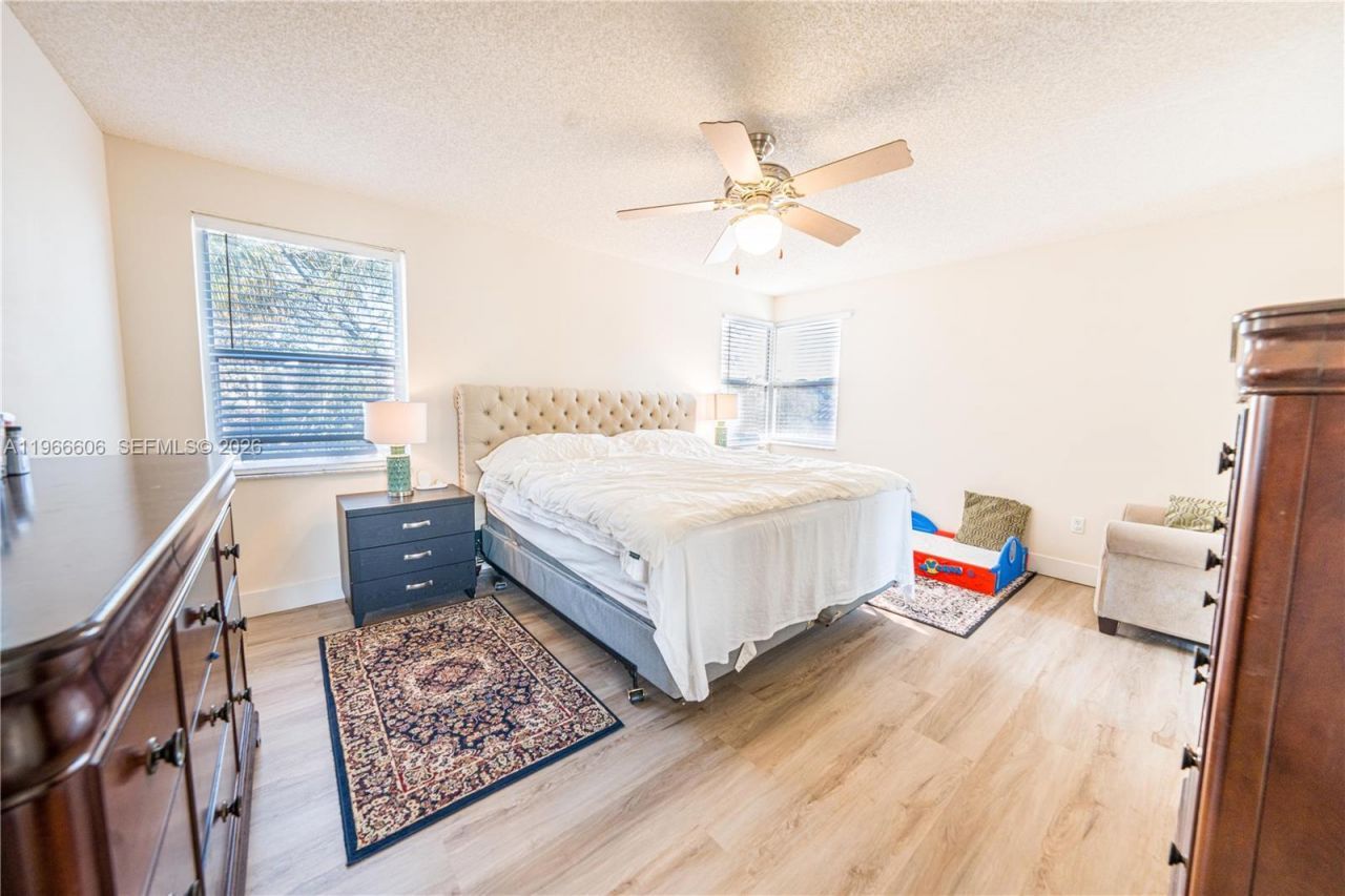 341 NW 153rd Ln, Pembroke Pines, FL 33028 Photo