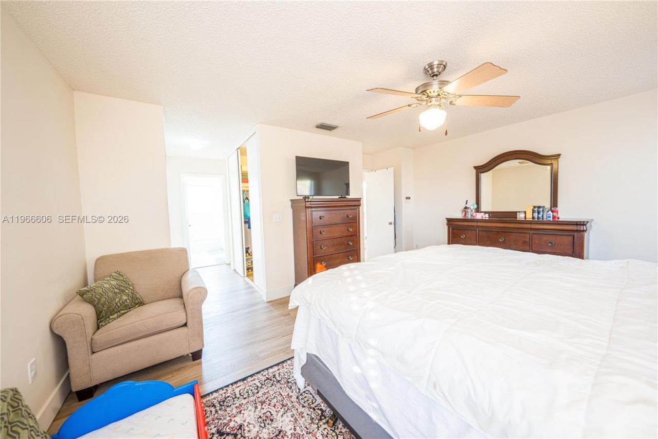 341 NW 153rd Ln, Pembroke Pines, FL 33028 Photo