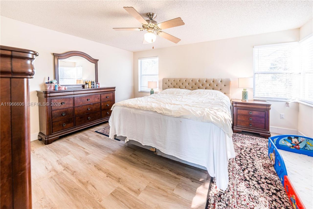 341 NW 153rd Ln, Pembroke Pines, FL 33028 Photo