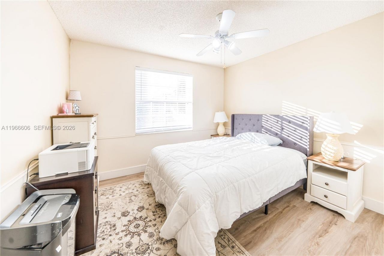 341 NW 153rd Ln, Pembroke Pines, FL 33028 Photo