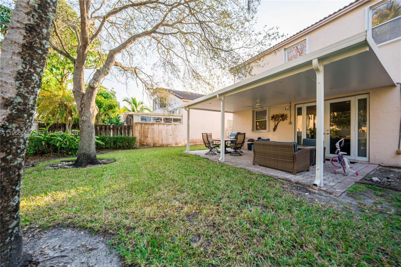 341 NW 153rd Ln, Pembroke Pines, FL 33028 Photo