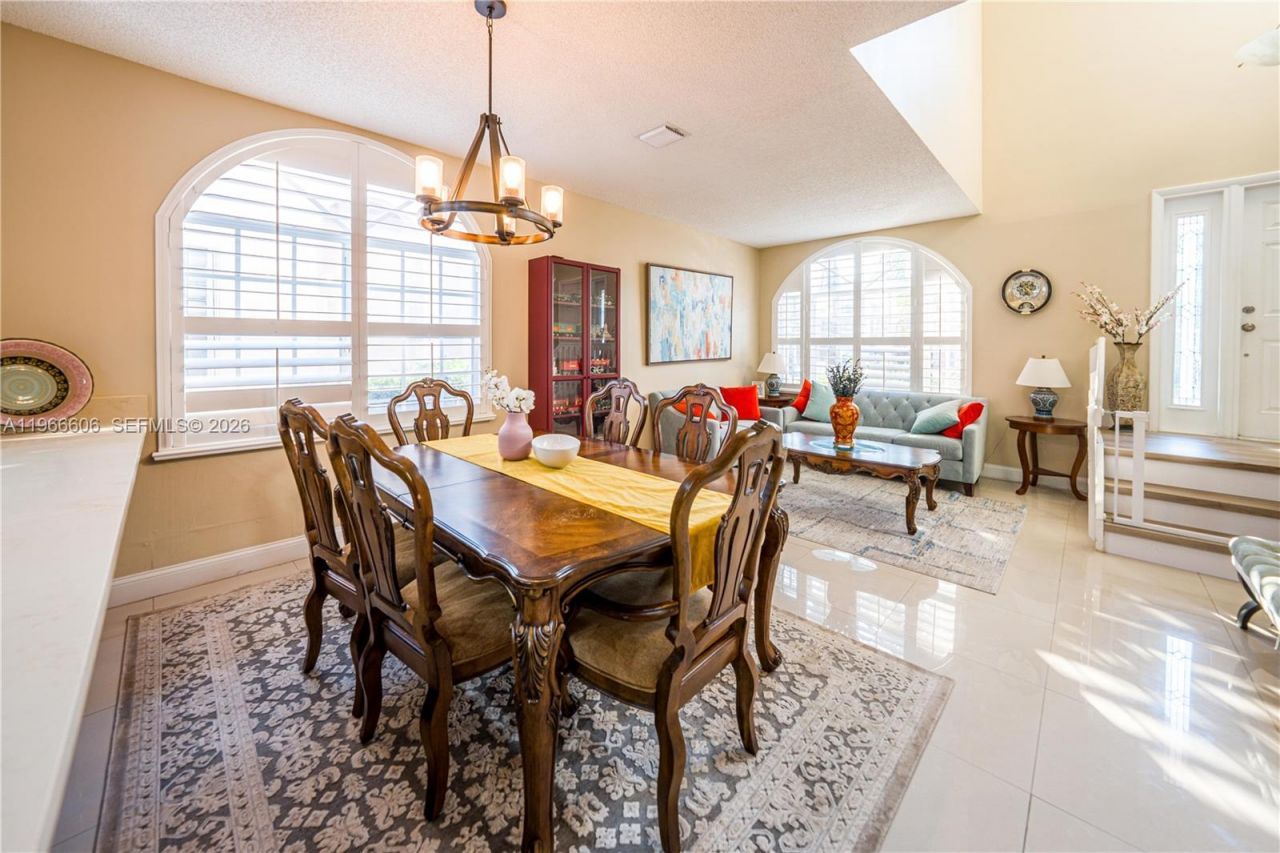 341 NW 153rd Ln, Pembroke Pines, FL 33028 Photo