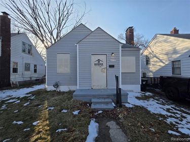 19195 Dresden Street, Detroit, MI 48205