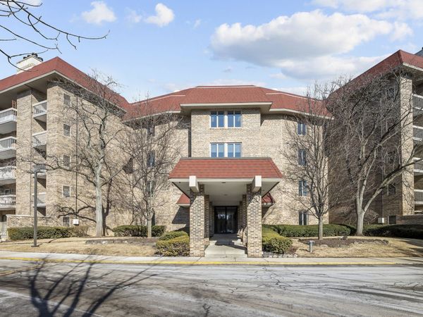 1250 Rudolph Road, Unit 4F, Northbrook, IL 60062