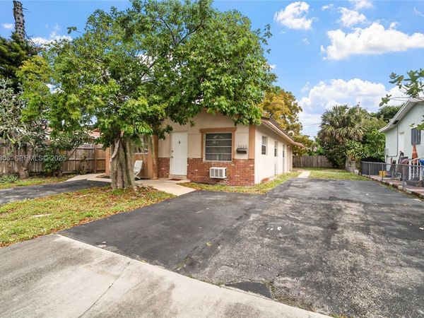 3660 NE 12th Avenue, Pompano Beach, FL 33064