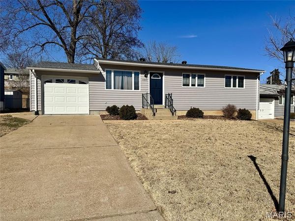 10809 Platte Drive, St Louis, MO 63123