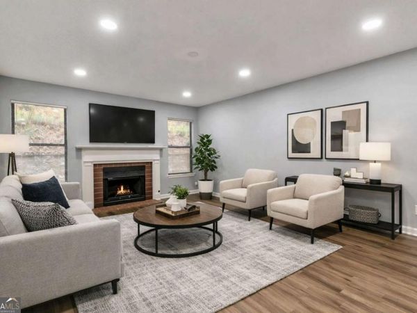 1502 Huntingdon chase, Atlanta, GA 30350