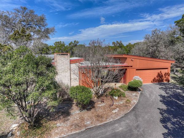 211 Bunnyrun LN, San Marcos, TX 78666