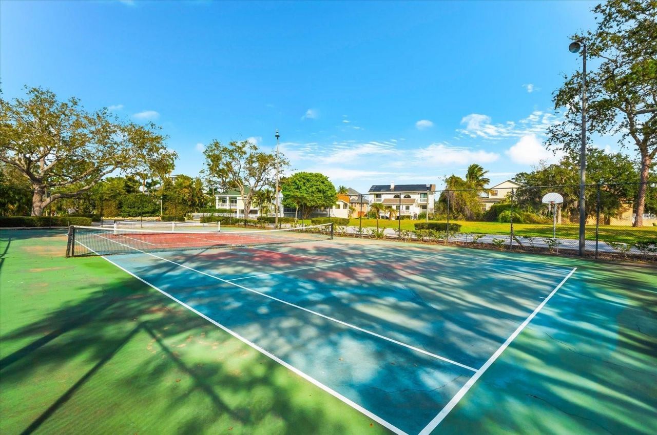 2059 N Pointe Alexis Drive, Tarpon Springs, FL 34689 Photo