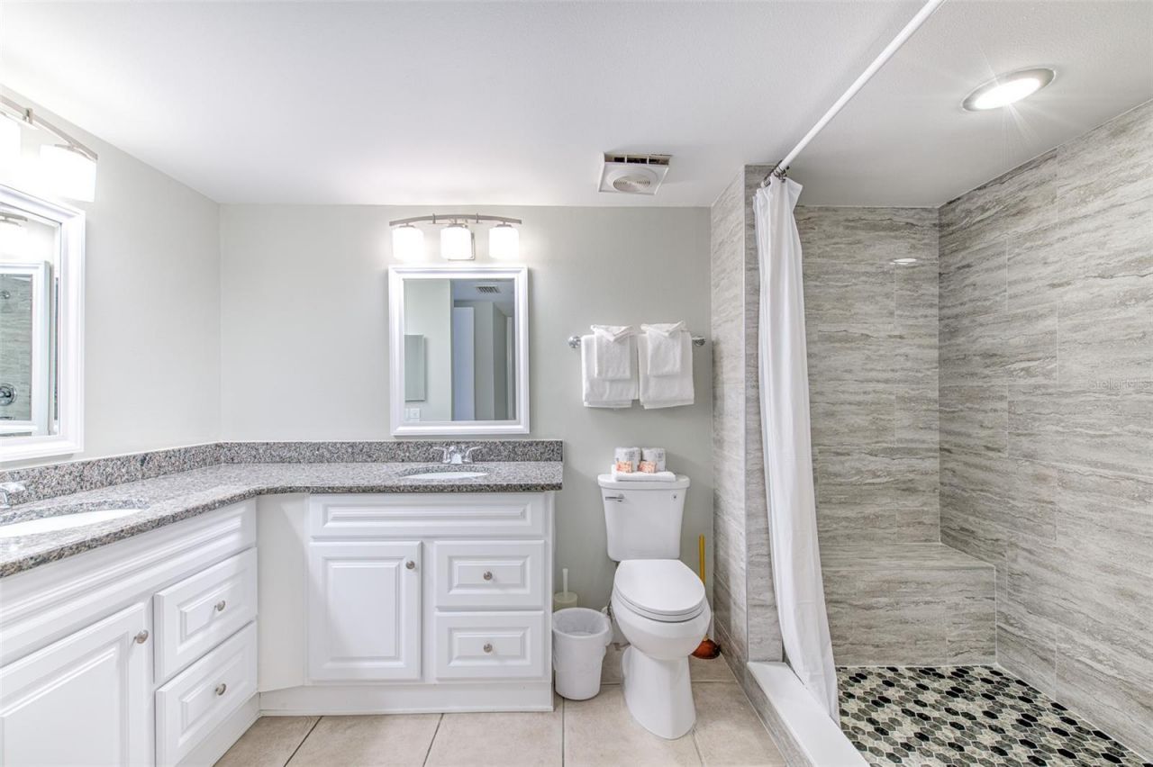 18400 Gulf Boulevard, Unit 2405, Indian Shores, FL 33785 Photo