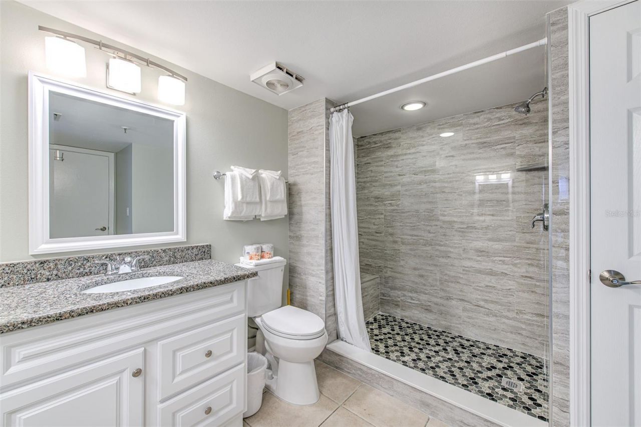 18400 Gulf Boulevard, Unit 2405, Indian Shores, FL 33785 Photo