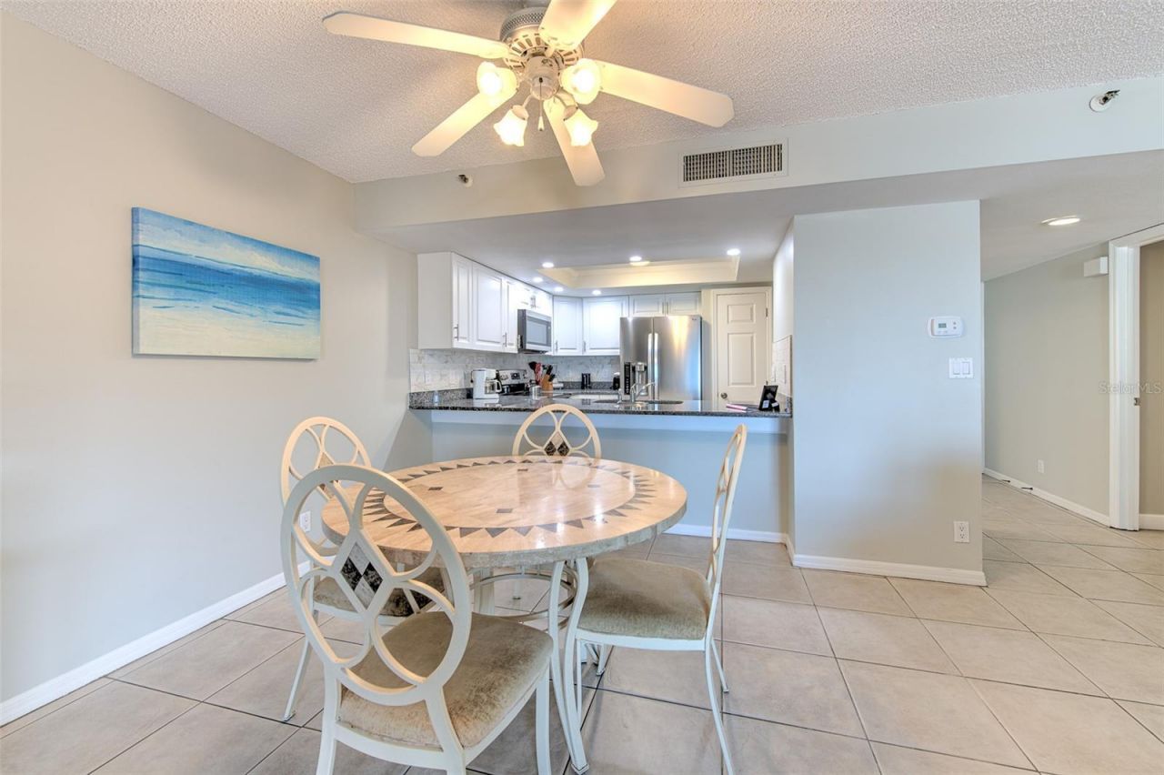18400 Gulf Boulevard, Unit 2405, Indian Shores, FL 33785 Photo