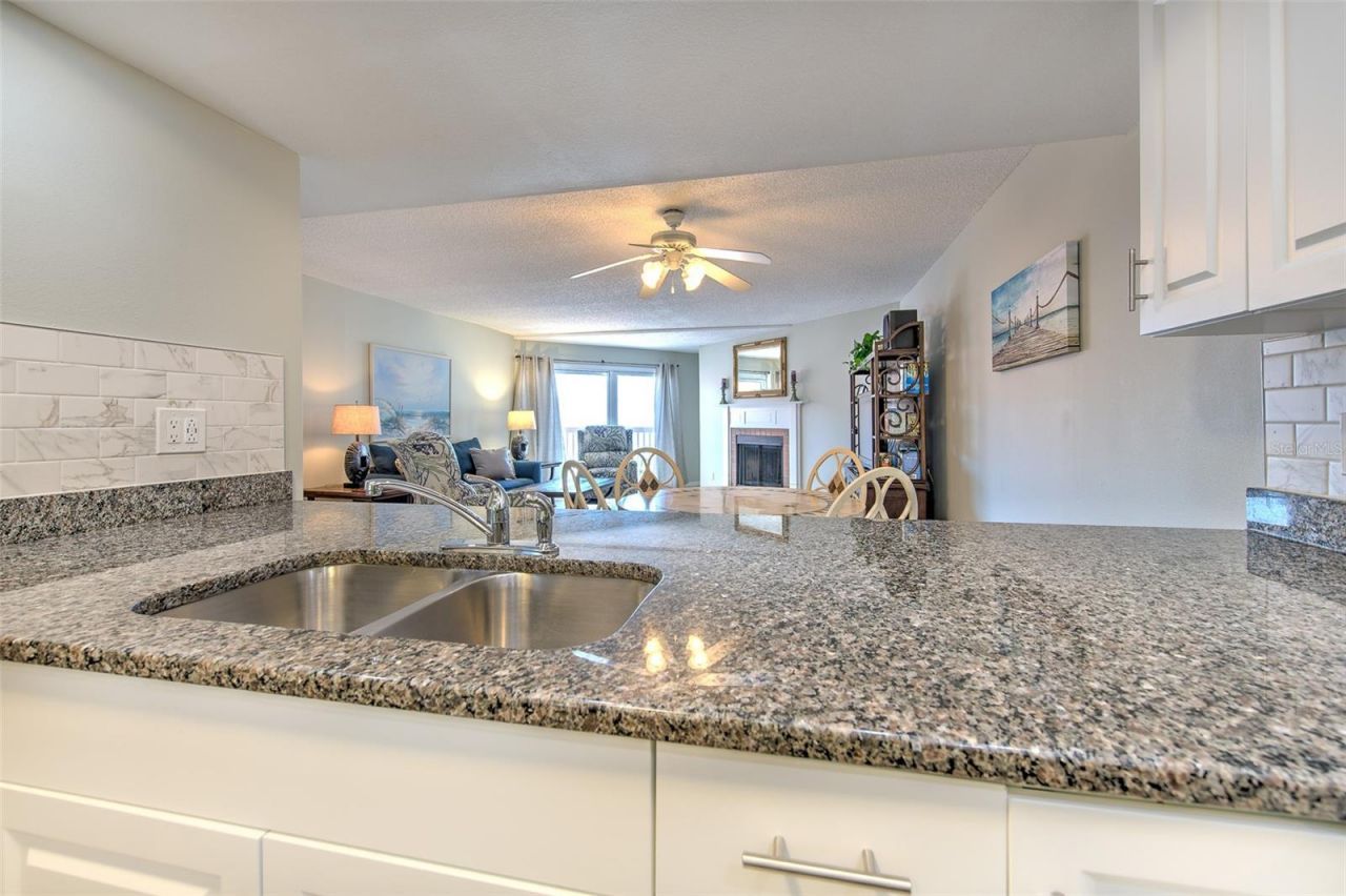 18400 Gulf Boulevard, Unit 2405, Indian Shores, FL 33785 Photo