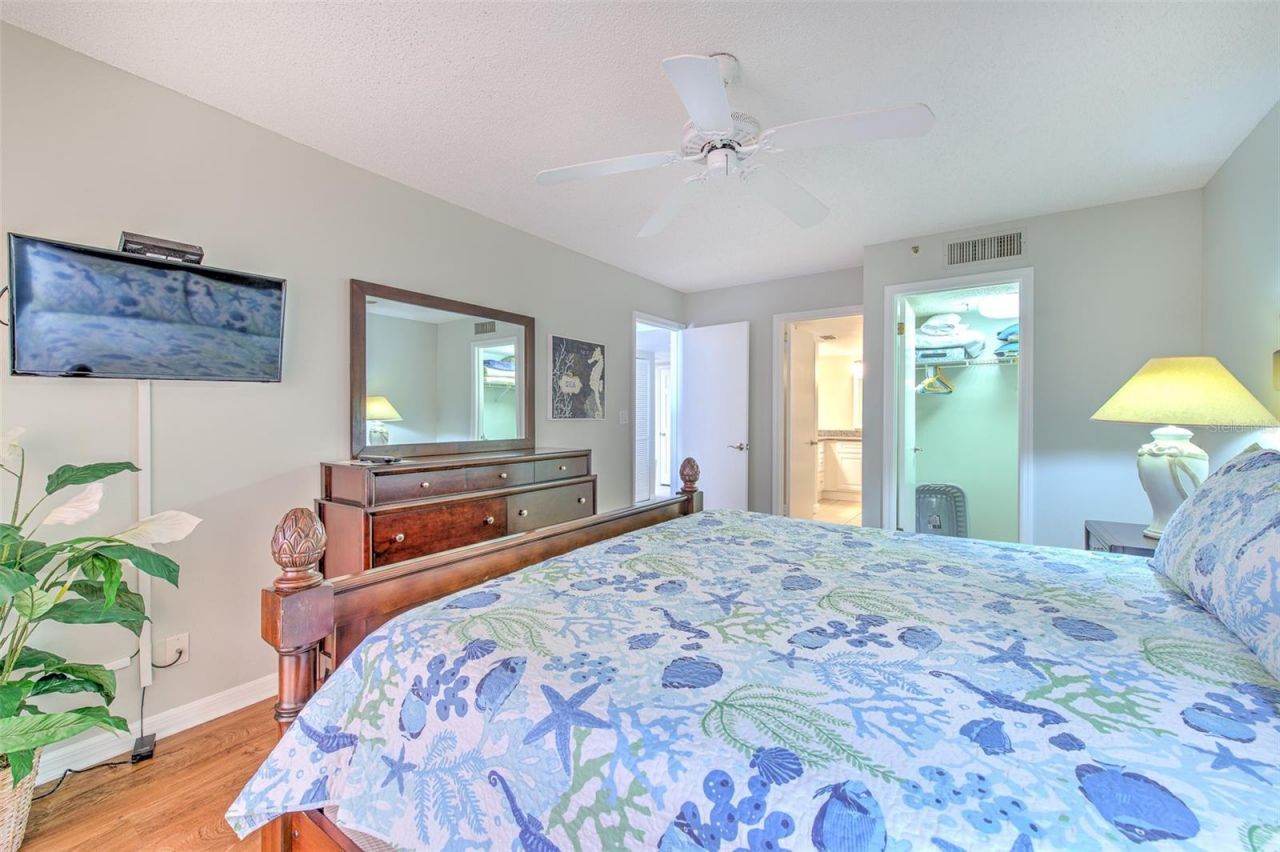 18400 Gulf Boulevard, Unit 2405, Indian Shores, FL 33785 Photo