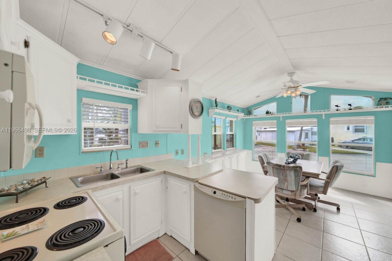 10725 S Ocean Drive Unit #534, Jensen Beach, FL 34957 Photo