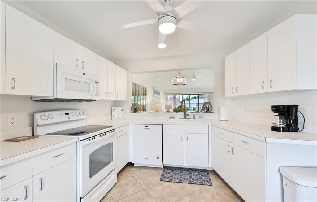 515 Gabriel Cir, Unit 1910, Naples, FL 34104 Photo