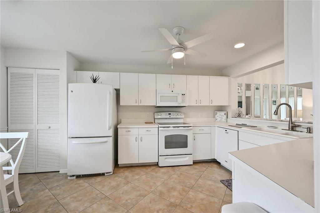 515 Gabriel Cir, Unit 1910, Naples, FL 34104 Photo