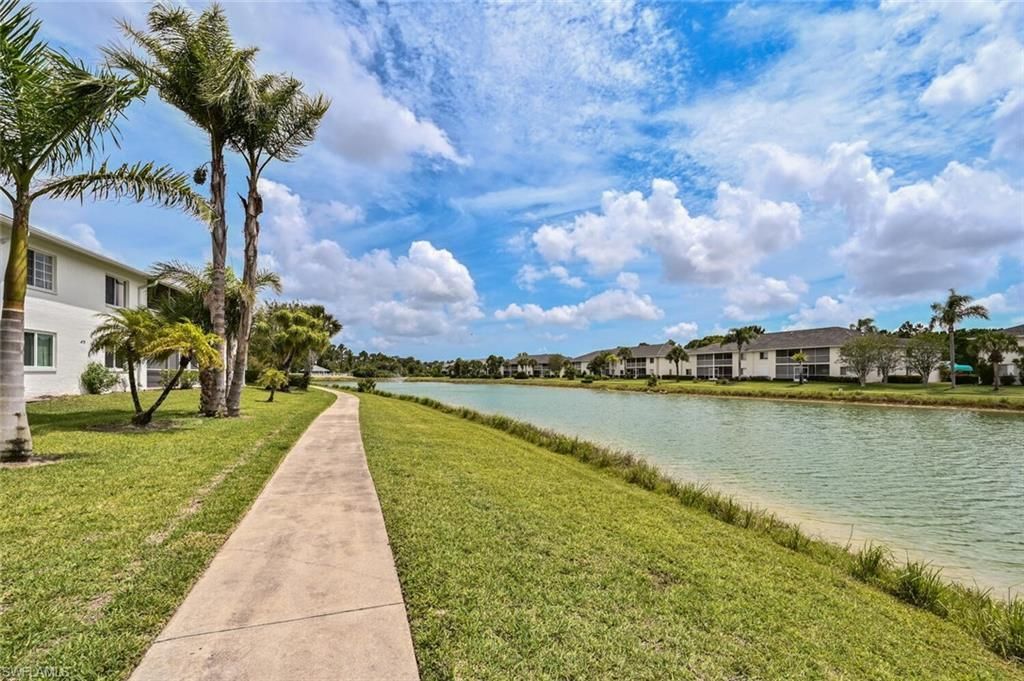 515 Gabriel Cir, Unit 1910, Naples, FL 34104 Photo