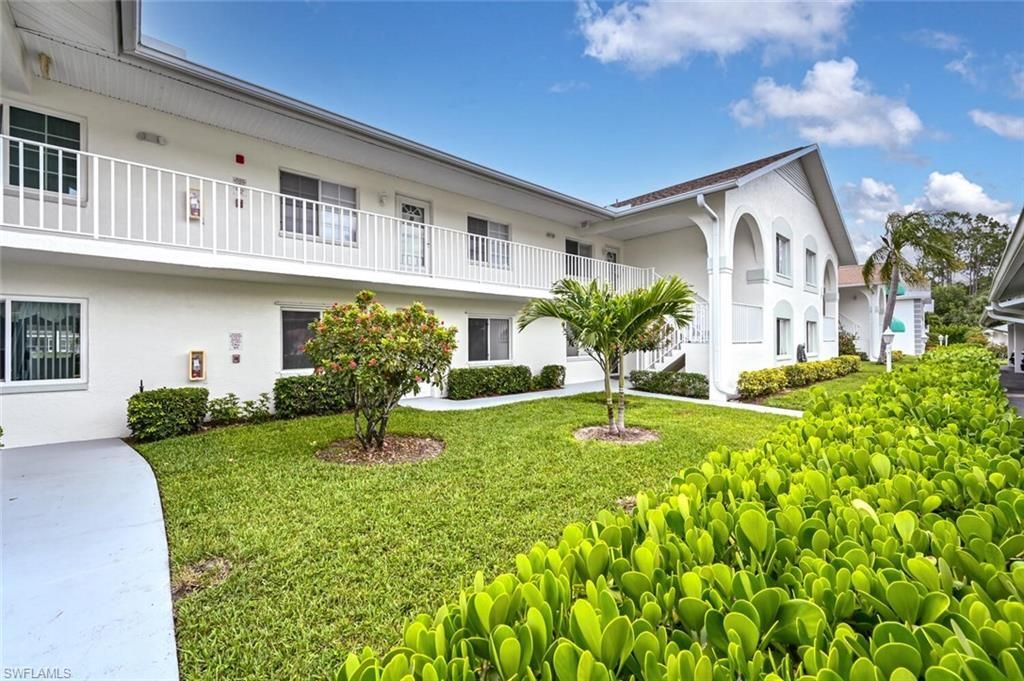 515 Gabriel Cir, Unit 1910, Naples, FL 34104 Photo