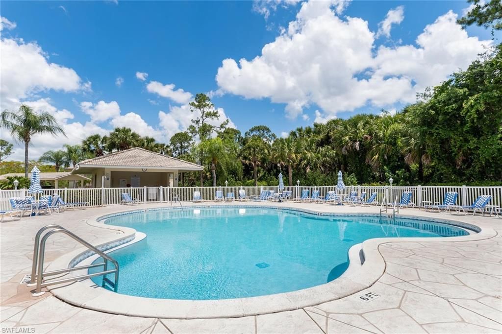 515 Gabriel Cir, Unit 1910, Naples, FL 34104 Photo