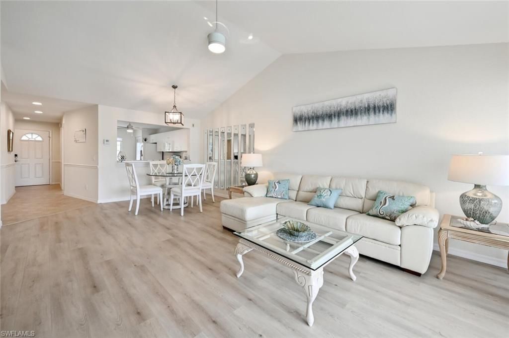 515 Gabriel Cir, Unit 1910, Naples, FL 34104 Photo