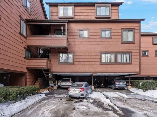 9 Marina Ky, Secaucus, NJ 07094