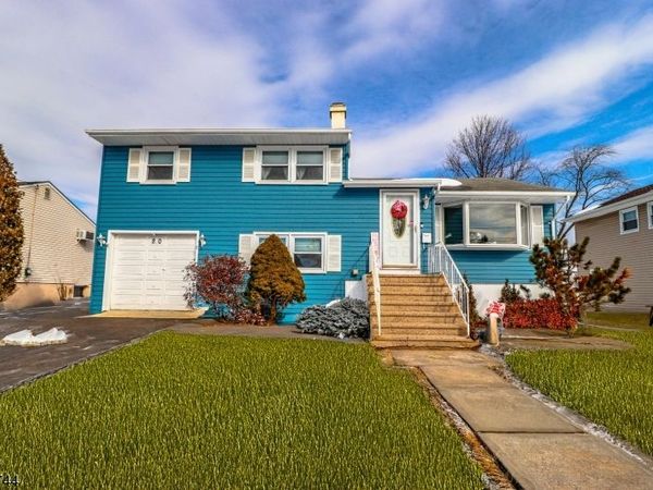 20 Alastair Pl, Woodbridge, NJ 07067