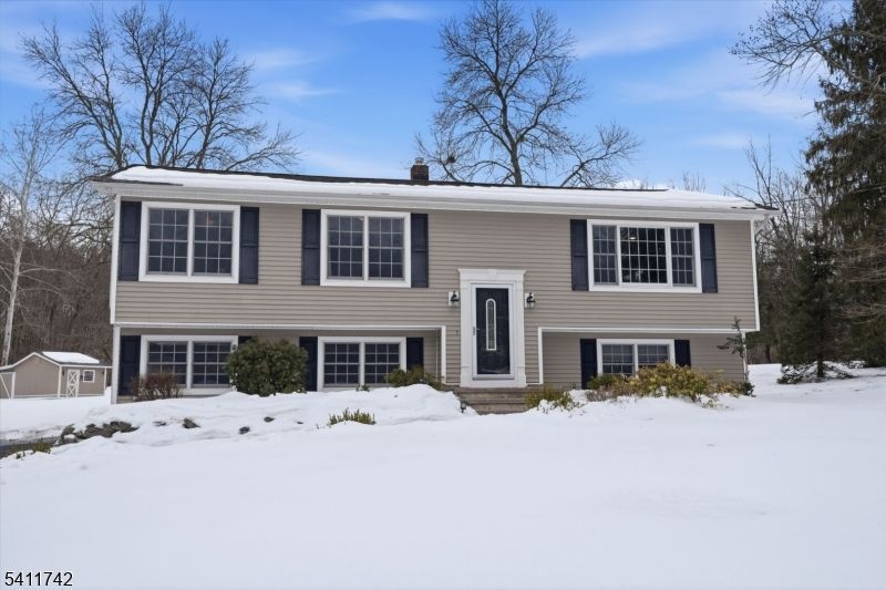 521 Cokesbury Rd, Clinton, NJ 08801 Main Photo