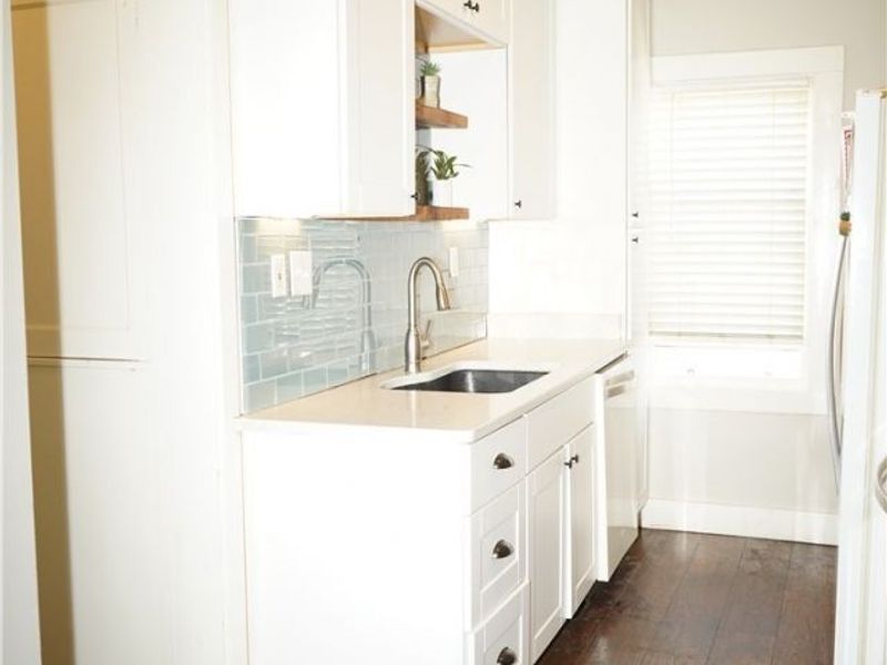 19380 Newton Avenue, Euclid, OH 44119 Photo 4