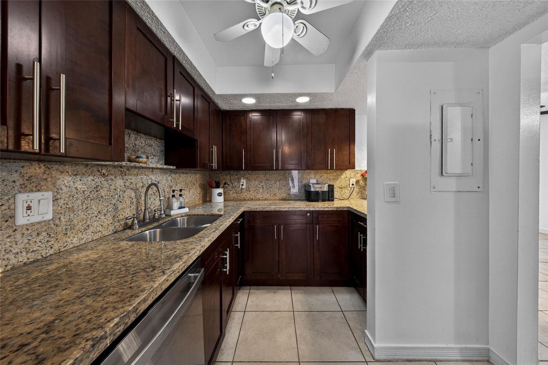 1535 NW 80th Avenue, Unit APT A, Margate, FL 33063 Photo