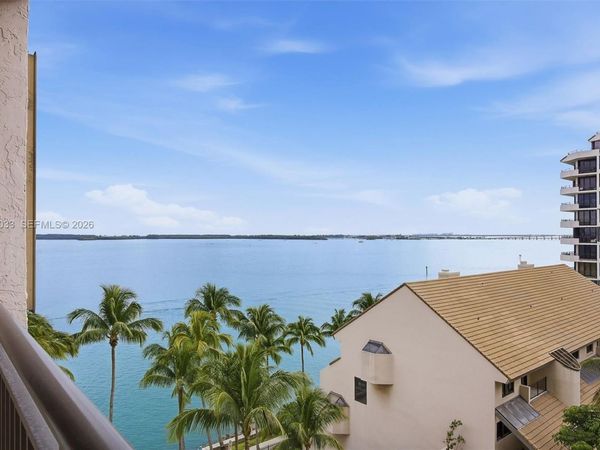 540 Brickell Key Dr, Unit 823, Miami, FL 33131