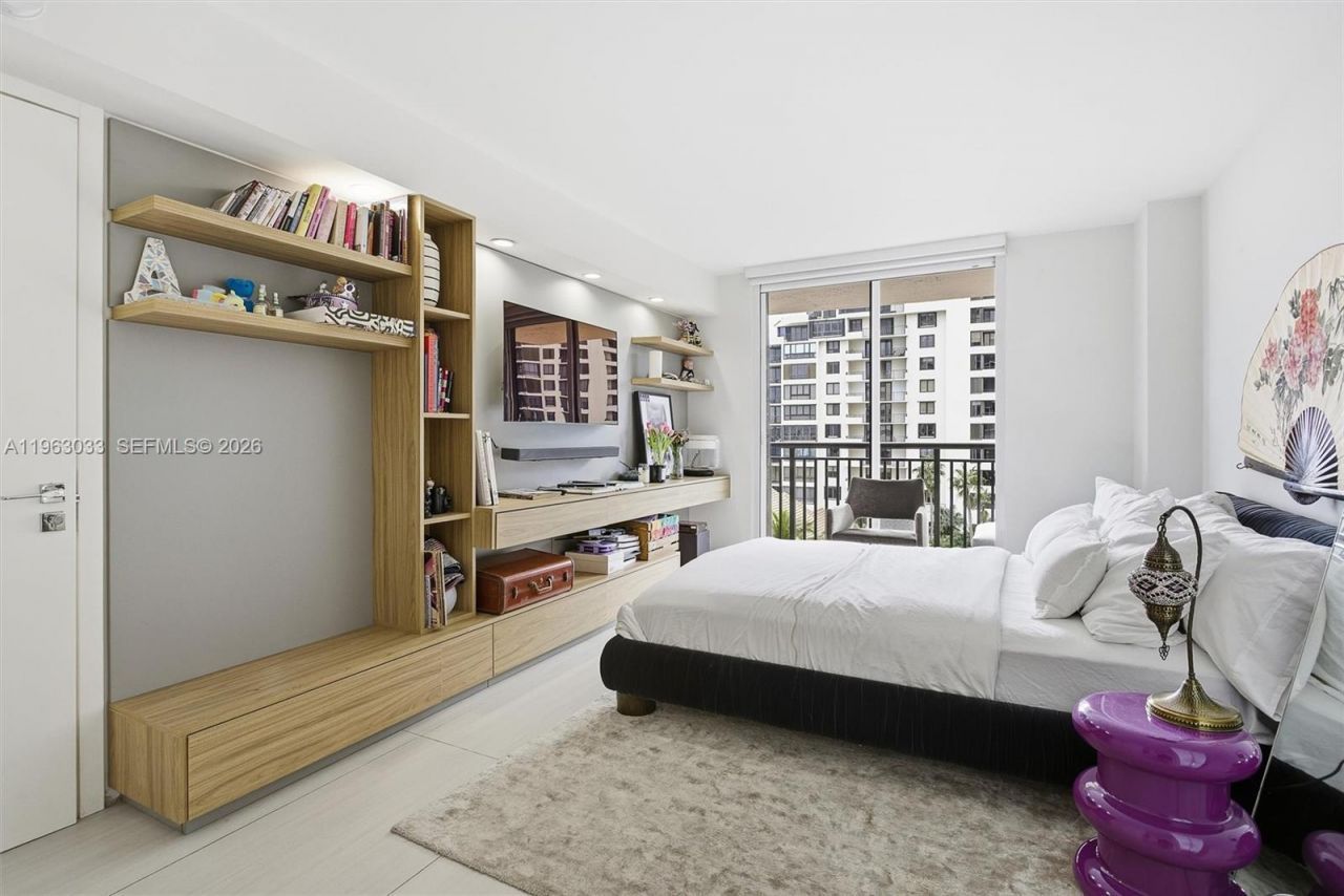 540 Brickell Key Dr, Unit 823, Miami, FL 33131 Photo