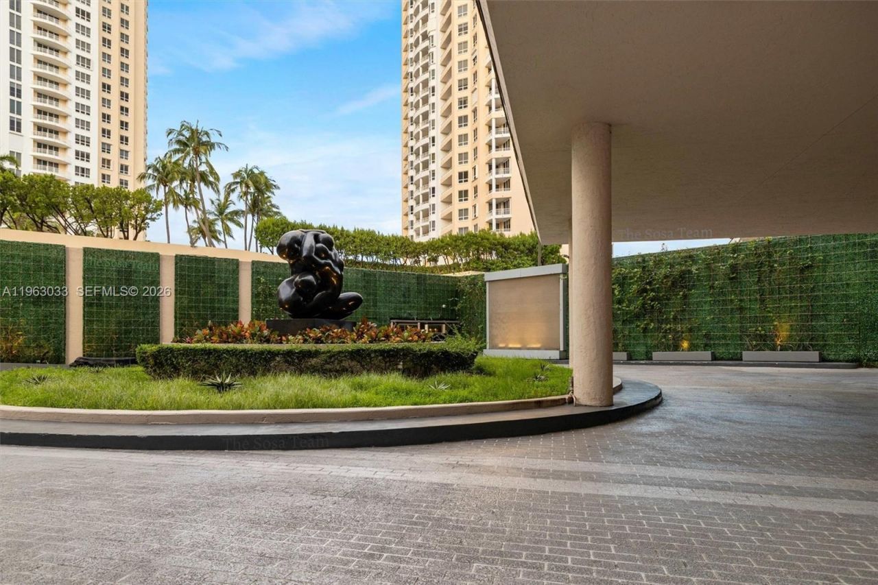 540 Brickell Key Dr, Unit 823, Miami, FL 33131 Photo