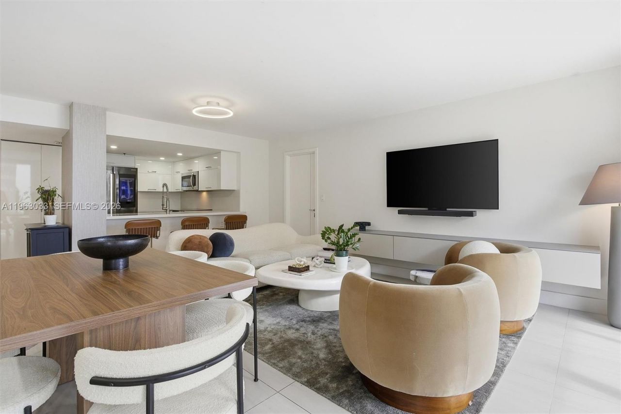 540 Brickell Key Dr, Unit 823, Miami, FL 33131 Photo