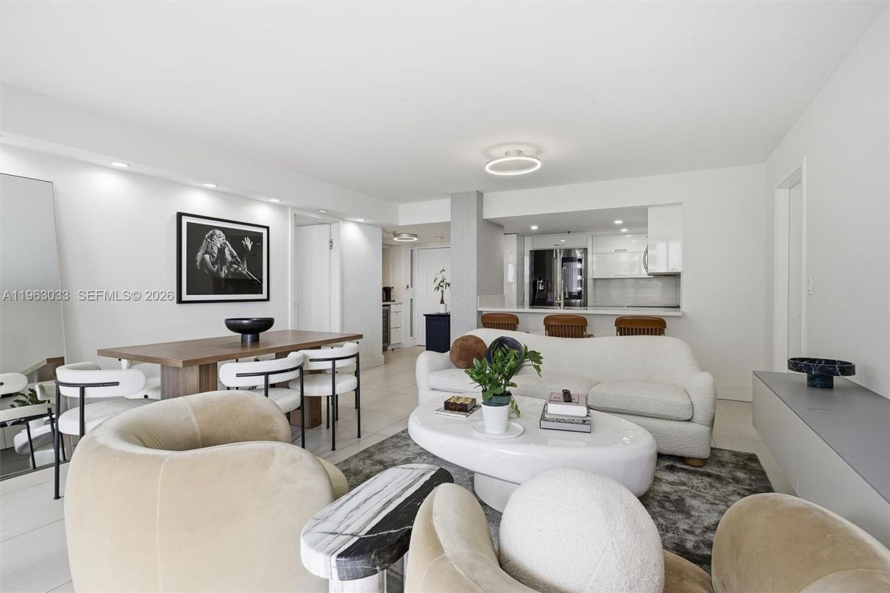 540 Brickell Key Dr, Unit 823, Miami, FL 33131 Photo