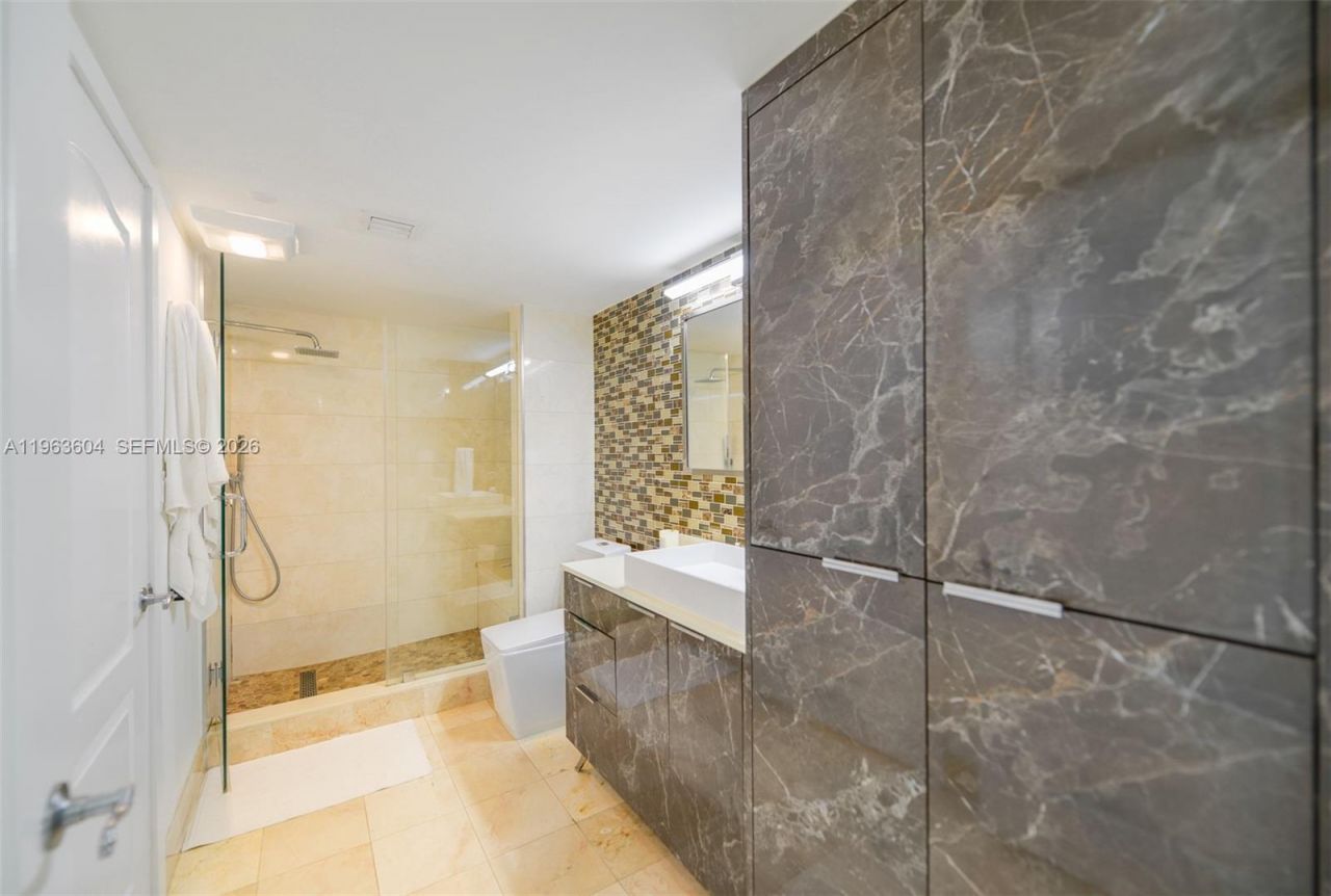 2101 Brickell Ave , Unit 2009, Miami, FL 33129 Photo