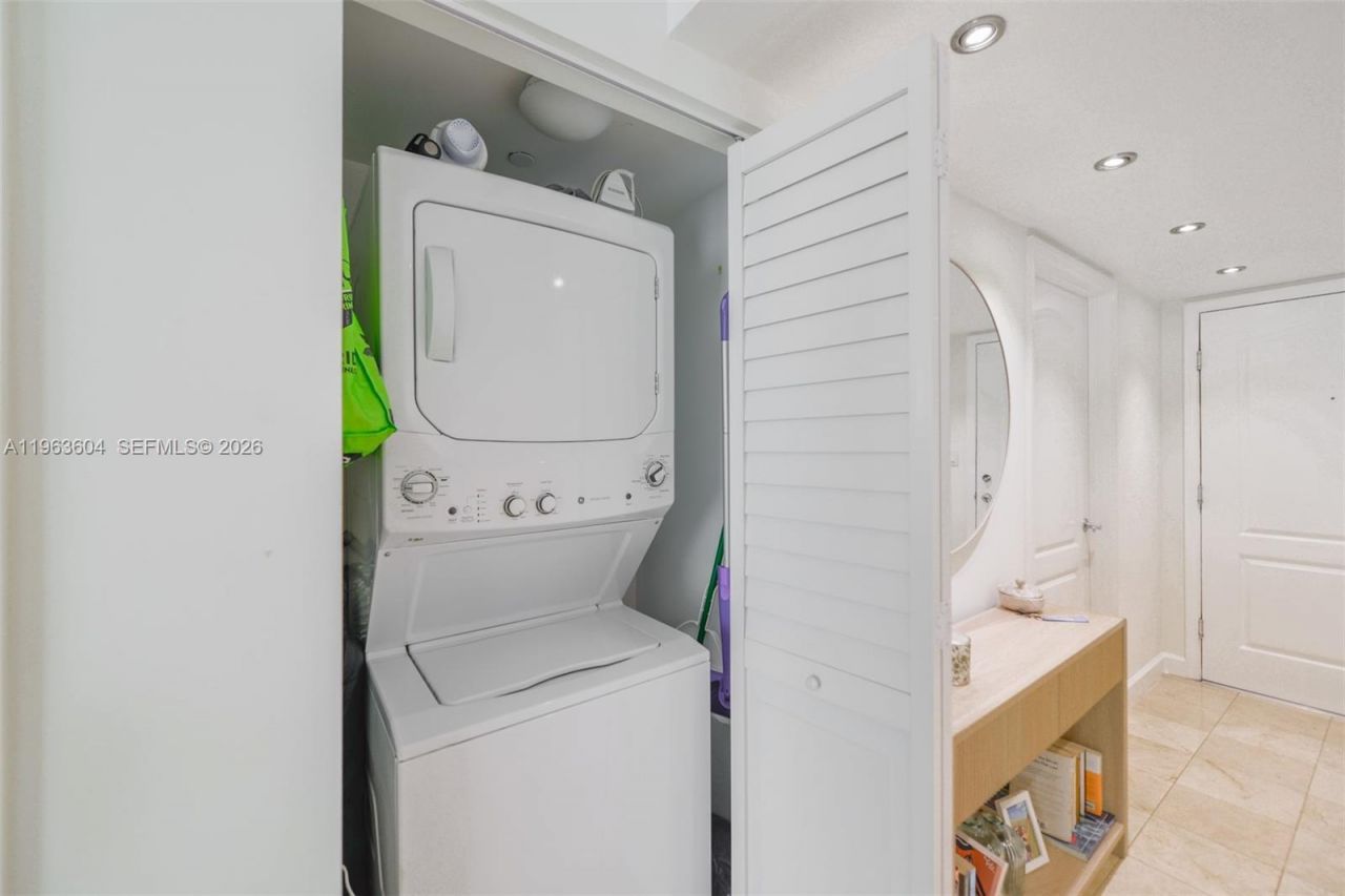 2101 Brickell Ave , Unit 2009, Miami, FL 33129 Photo