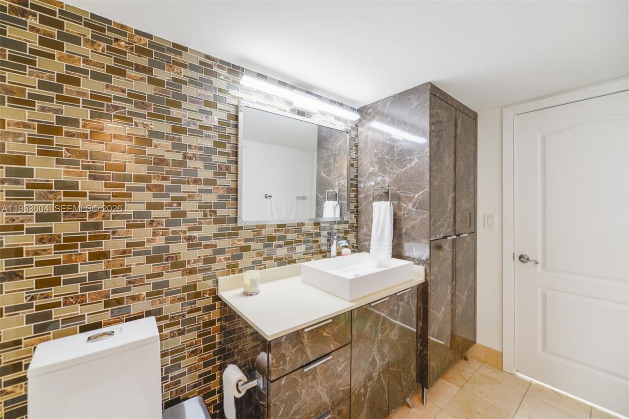 2101 Brickell Ave , Unit 2009, Miami, FL 33129 Photo